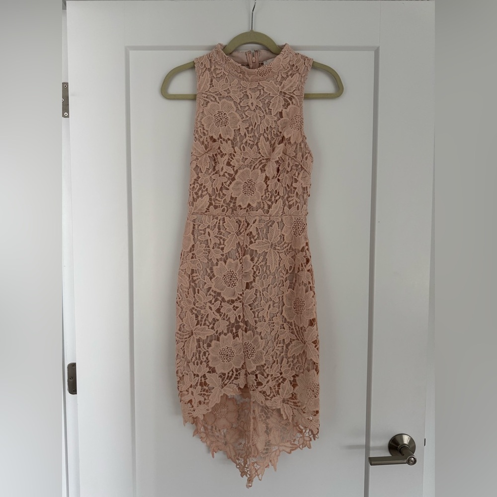 Sleeveless Dress. Peach